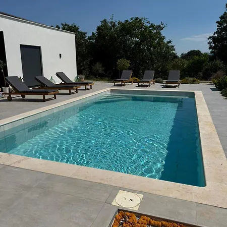 Villa D'mmass Istria